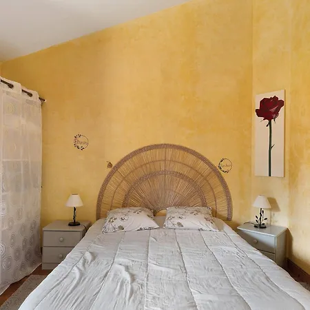 Les Gallinaces Holiday home *