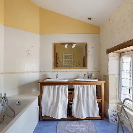 Holiday home Les Gallinaces Lusignan